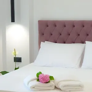 Mia Sarandë